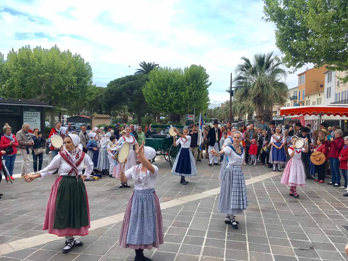 Danses traditionnelles Danses traditionnelles