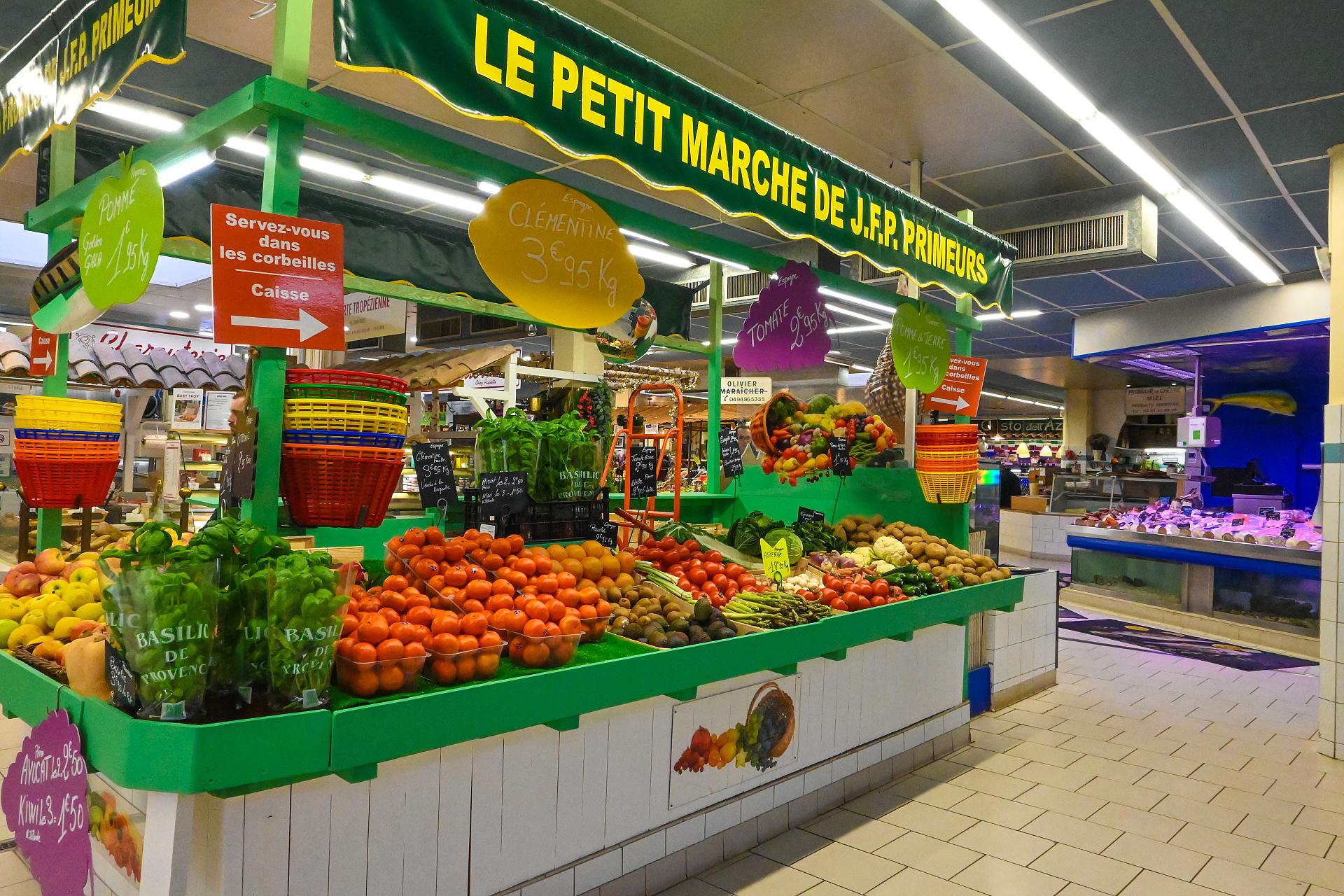 Le marché couvert 8 Le marché couvert 8