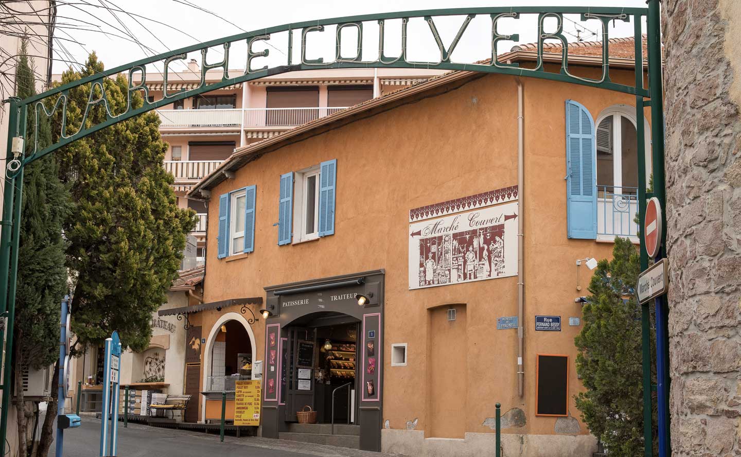 Le marché couvert 9 Le marché couvert 9