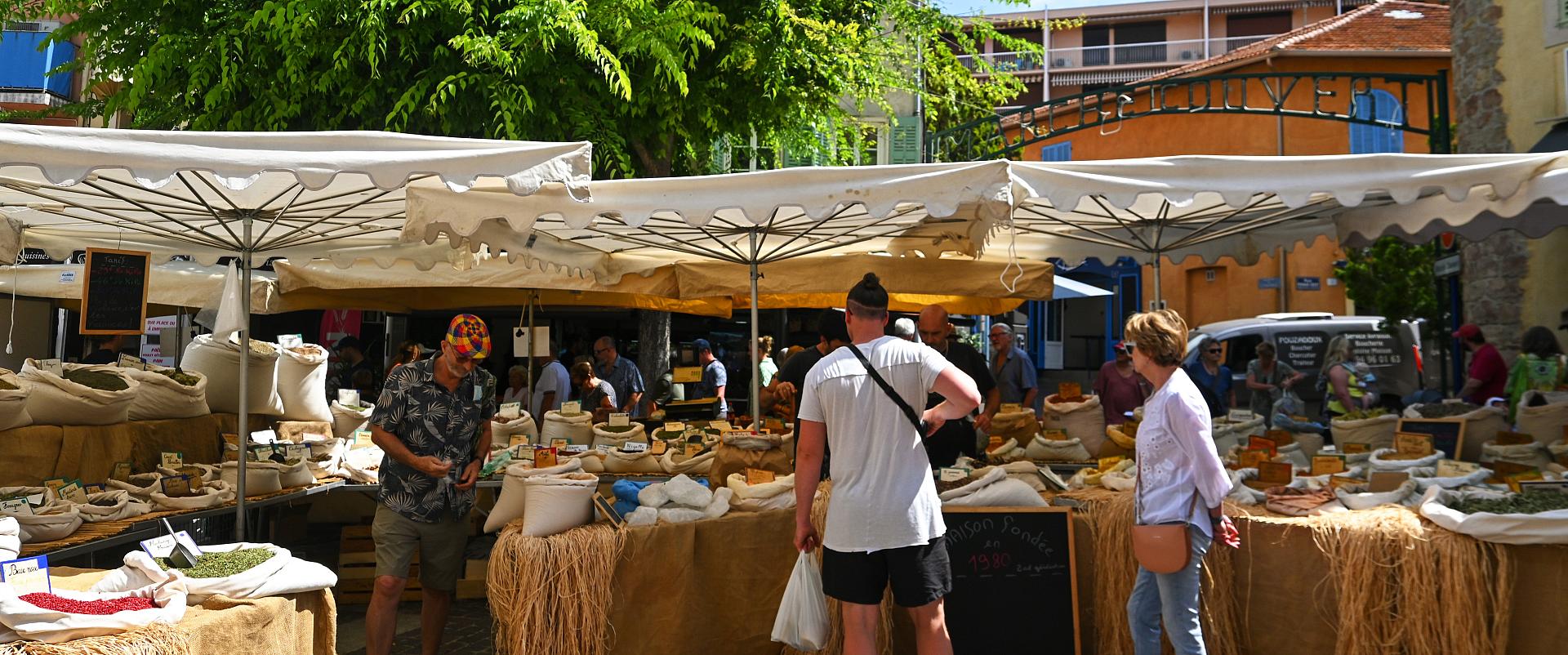 Marché produits régionaux 4 Marché produits régionaux 4