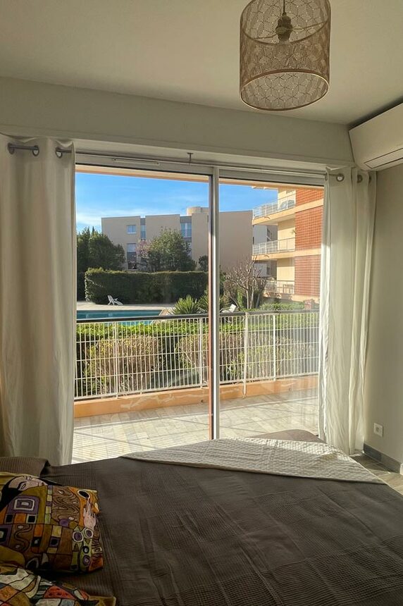 T2 piscine + terrasse sud
