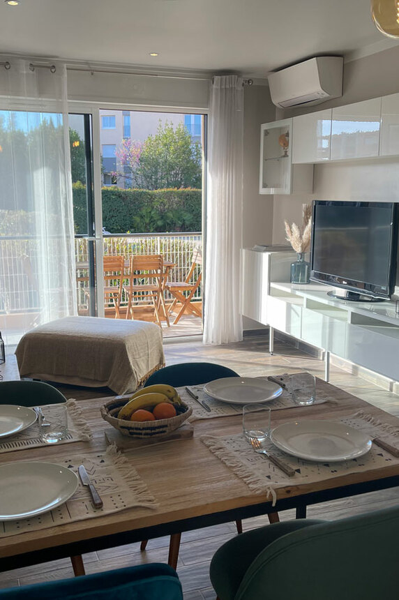 T2 piscine + terrasse sud