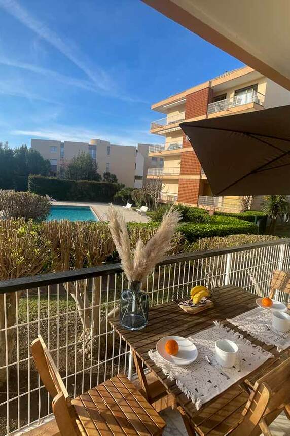 T2 piscine + terrasse sud