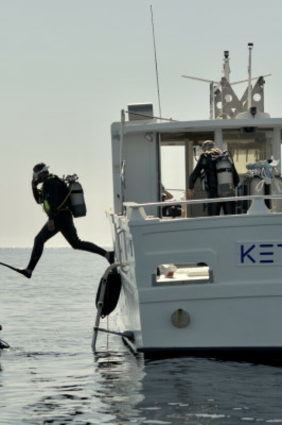 Privatisation du bateau Ketos avec plongée et snorkeling