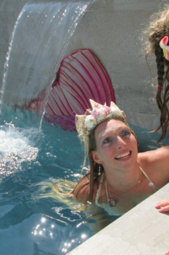 Water show with Freya the mermaid